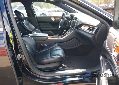 2017 Lincoln Continental Livery z USA, uszkodzony, nr VIN 1LN6L9UK2H5620439